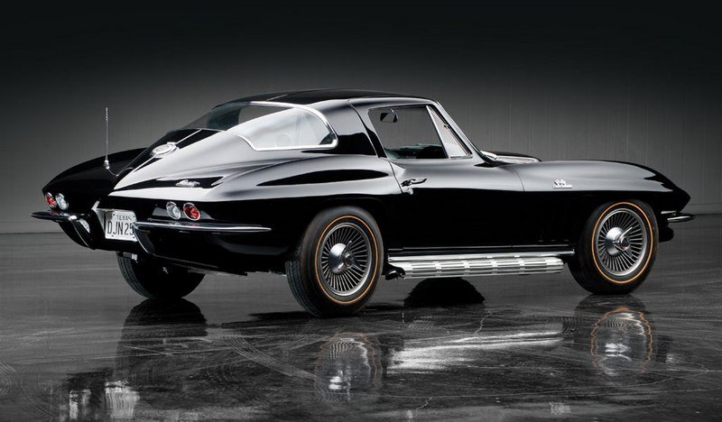 is-the-chevy-corvette-a-muscle-car